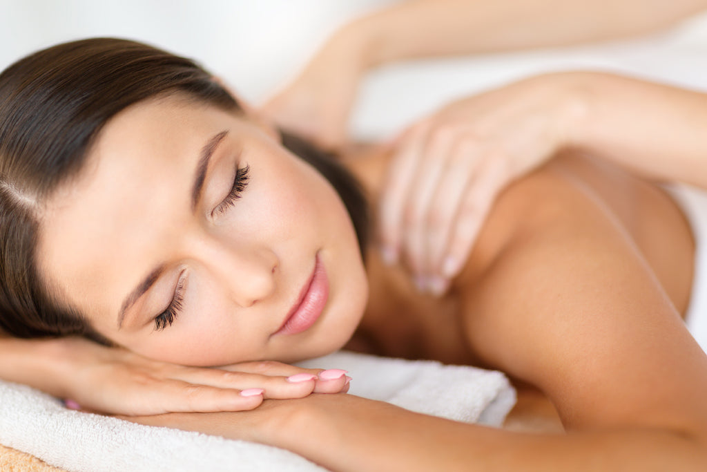 3 Best Essential Oils for Aromatherapy Massage +Relaxation Recipe 